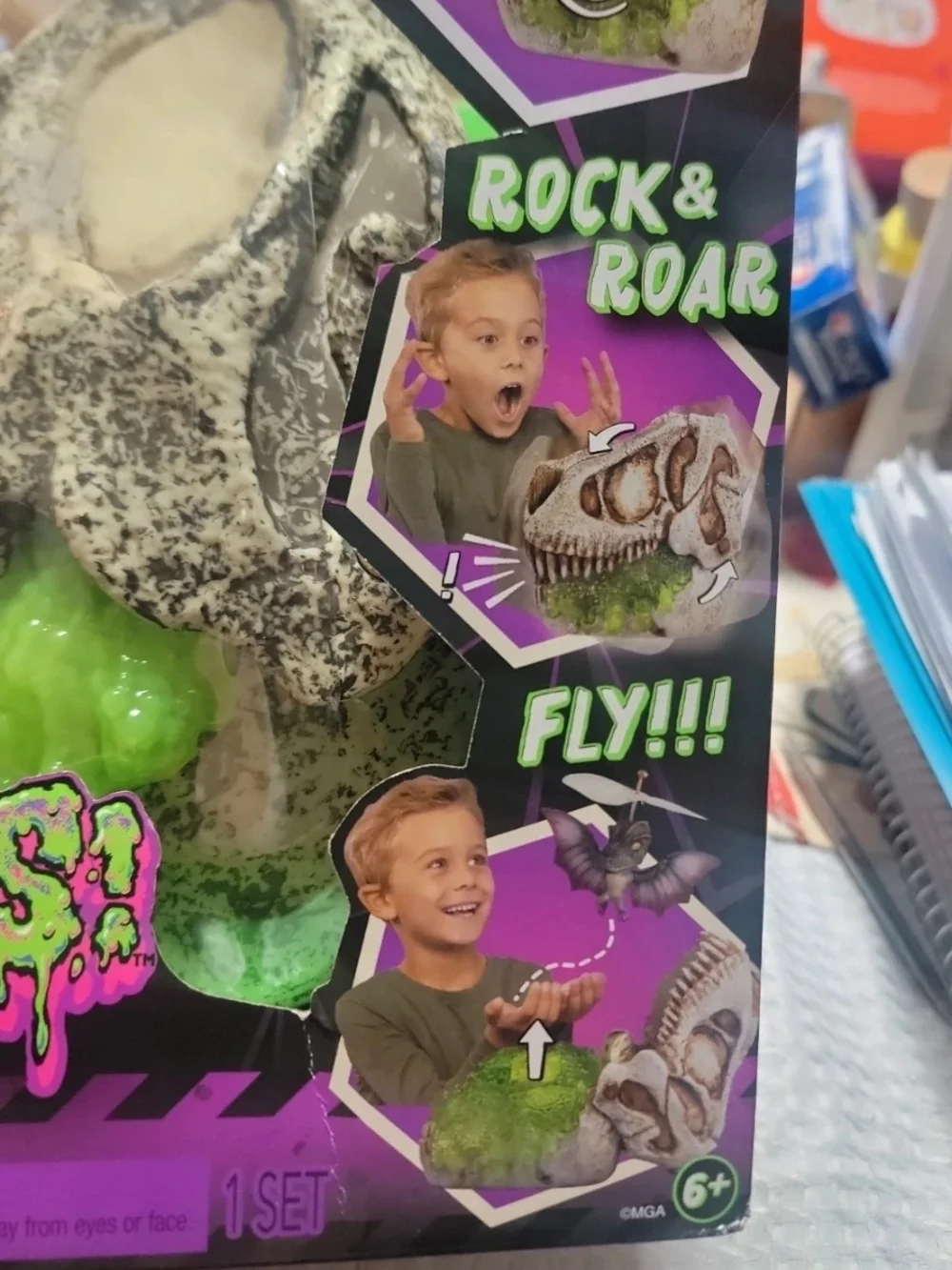 Grossmos Fkying Dino